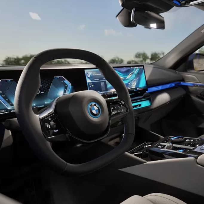 Vue intérieur de la BMW Série 5, mettant en valeur la vue conducteur